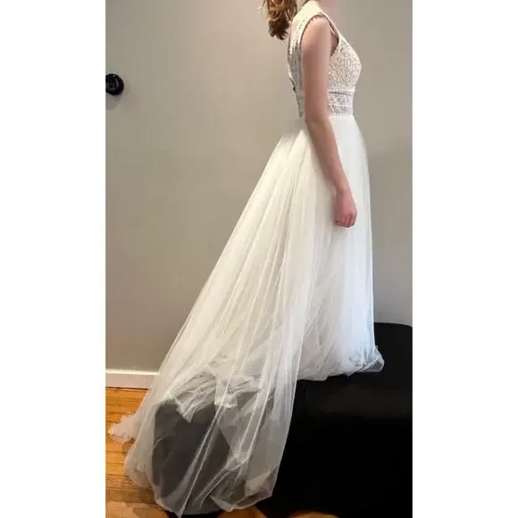 Sorayan size XS Wedding Dress - Picture 2 of 12